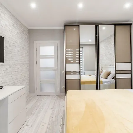 Inshiapartments On Hazova Str 3 Lviv Exterior photo
